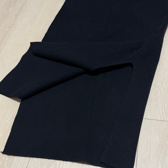 Abercrombie & Fitch Knitted Slit Black Pencil Skirt - Picture 7 of 8
